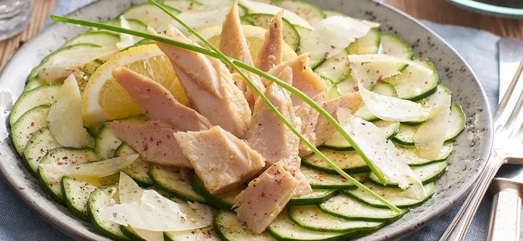Carpaccio di zucchina con tonno bianco e formaggio Idiazábal (pecorino a pasta dura) 62 14-Carpaccio-de-calabacin-con-bonito-e-idiazabal-ahumado-copia (1)