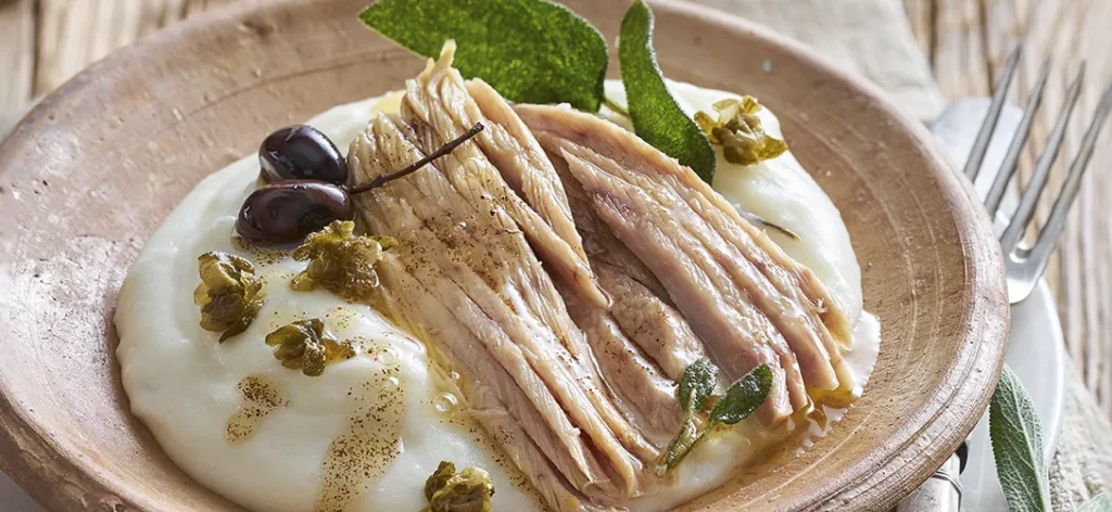 Ortiz White Tuna Ventresca with mashed potatoes 100 22-Meloso-de-patata-con-ventresca-de-bonito-con-crujiente-alcaparras-y-salvia-fritas