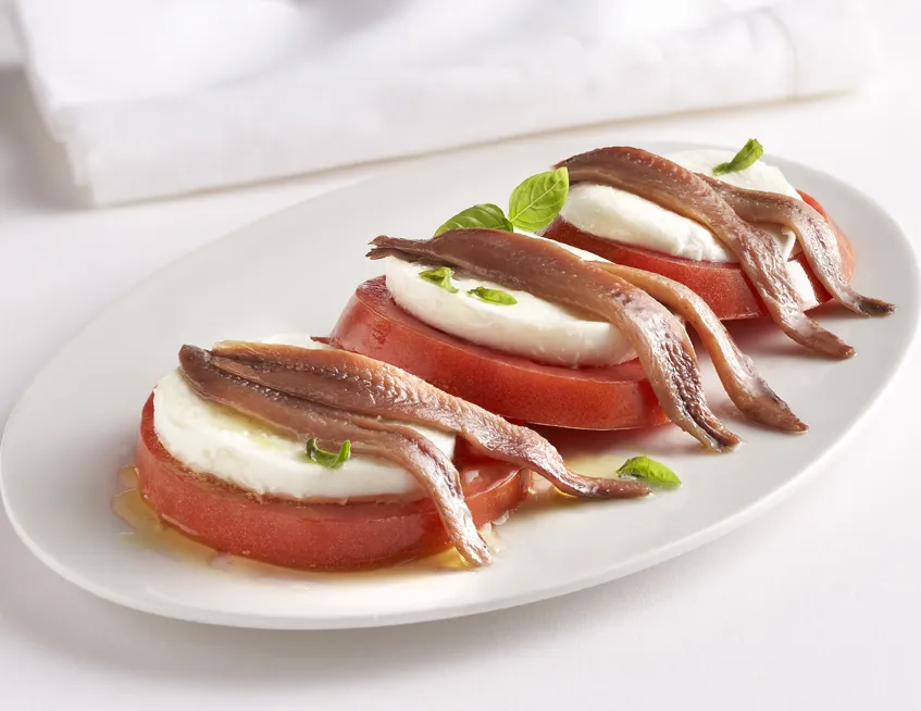 ensalada con anchoas mozarella ortiz umami s 05