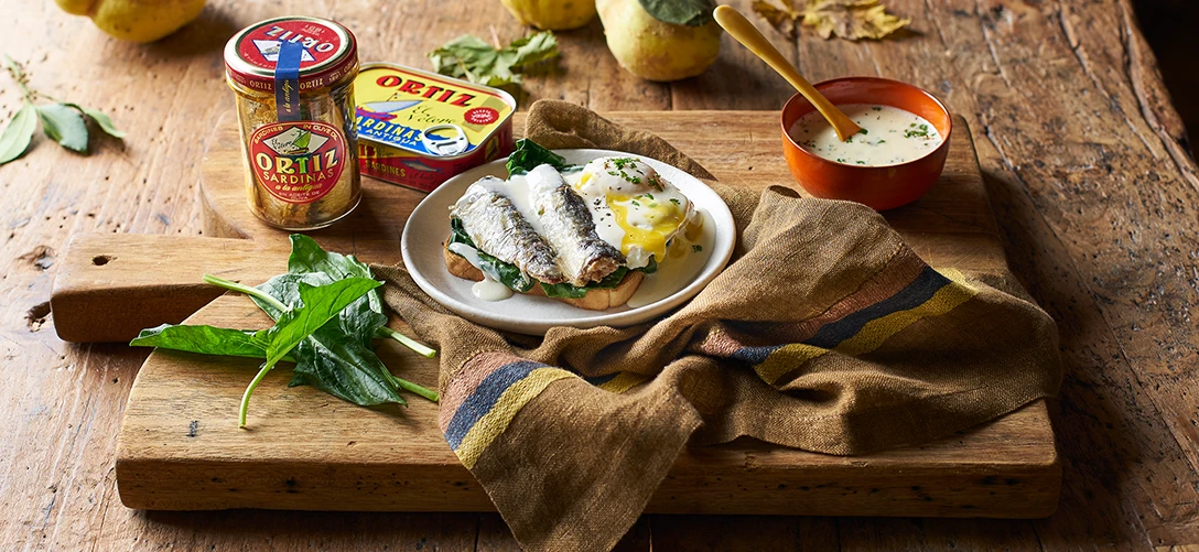 Receta Huevos Benedict con Sardinas a la Antigua Ortiz